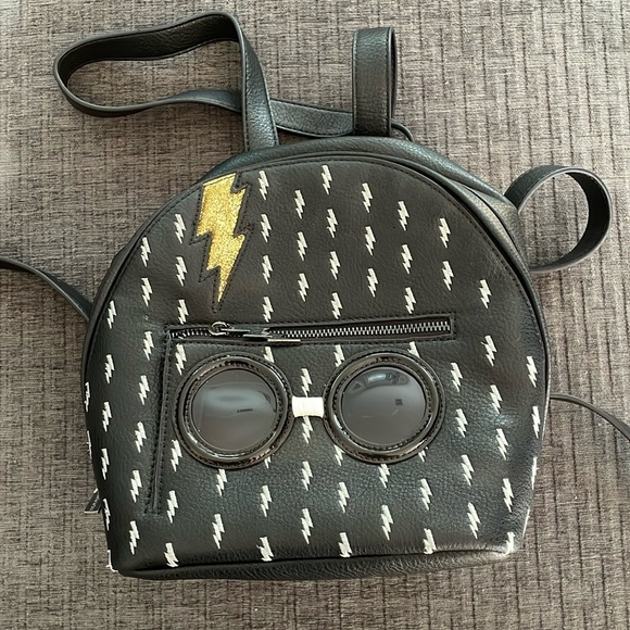 Danielle Nicole Harry Potter Bolt Backpack - Picture 2 of 7